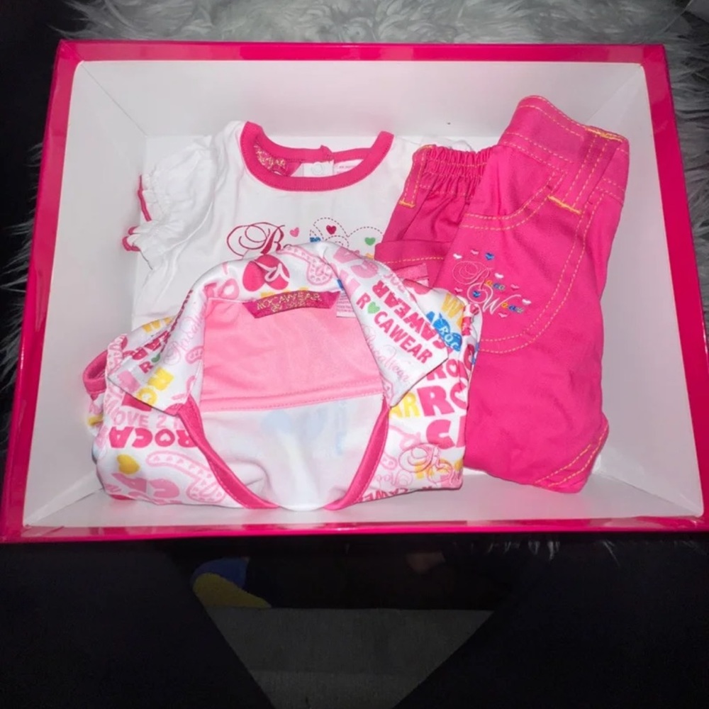 VINTAGE ROCAWEAR BABY GIRL SET - Picture 8 of 9